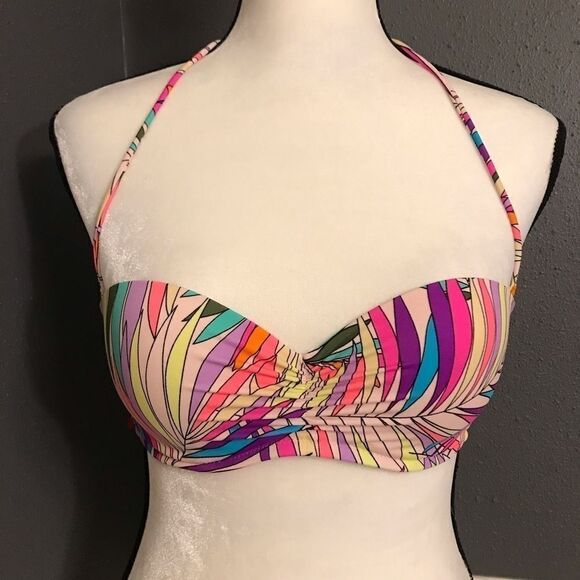 Victoria’s Secret bathing suit top - Picture 2 of 4